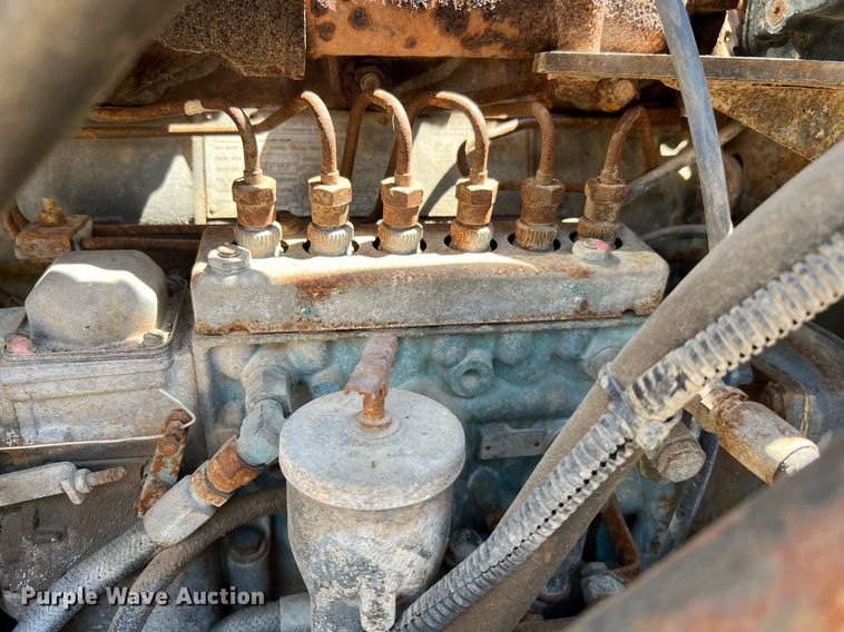 image for item DQ2135 1982 Mack R685ST  dump truck