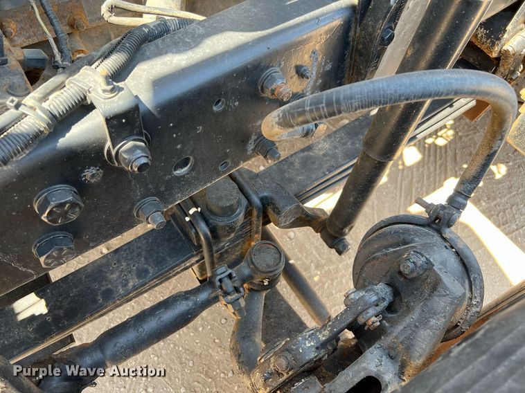 image for item DQ2135 1982 Mack R685ST  dump truck