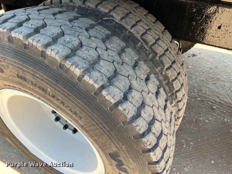 image for item DQ2135 1982 Mack R685ST  dump truck