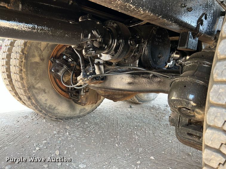 image for item DQ2135 1982 Mack R685ST  dump truck