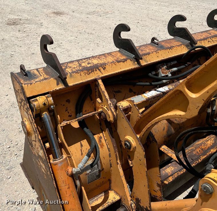 image for item DQ2136 2004 Case 580 Super M Series 2  backhoe