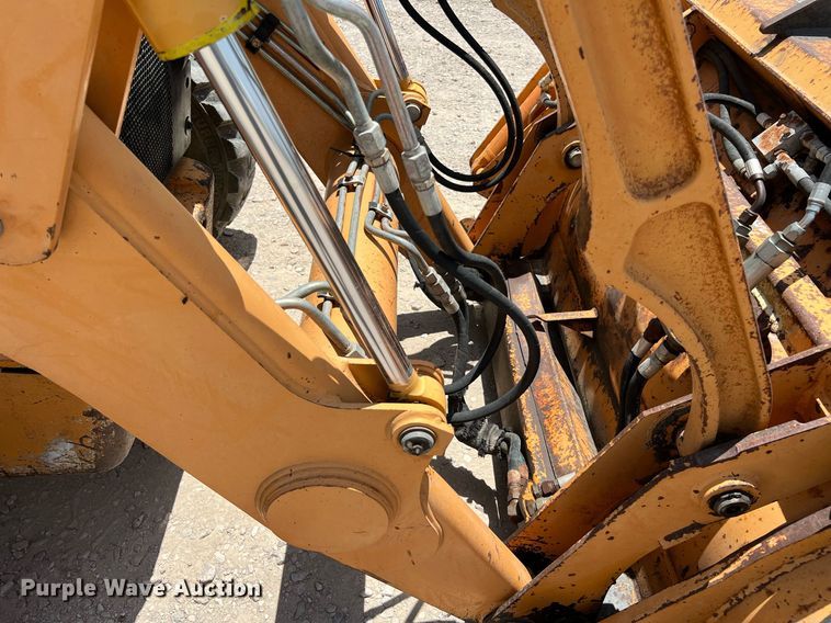 image for item DQ2136 2004 Case 580 Super M Series 2  backhoe