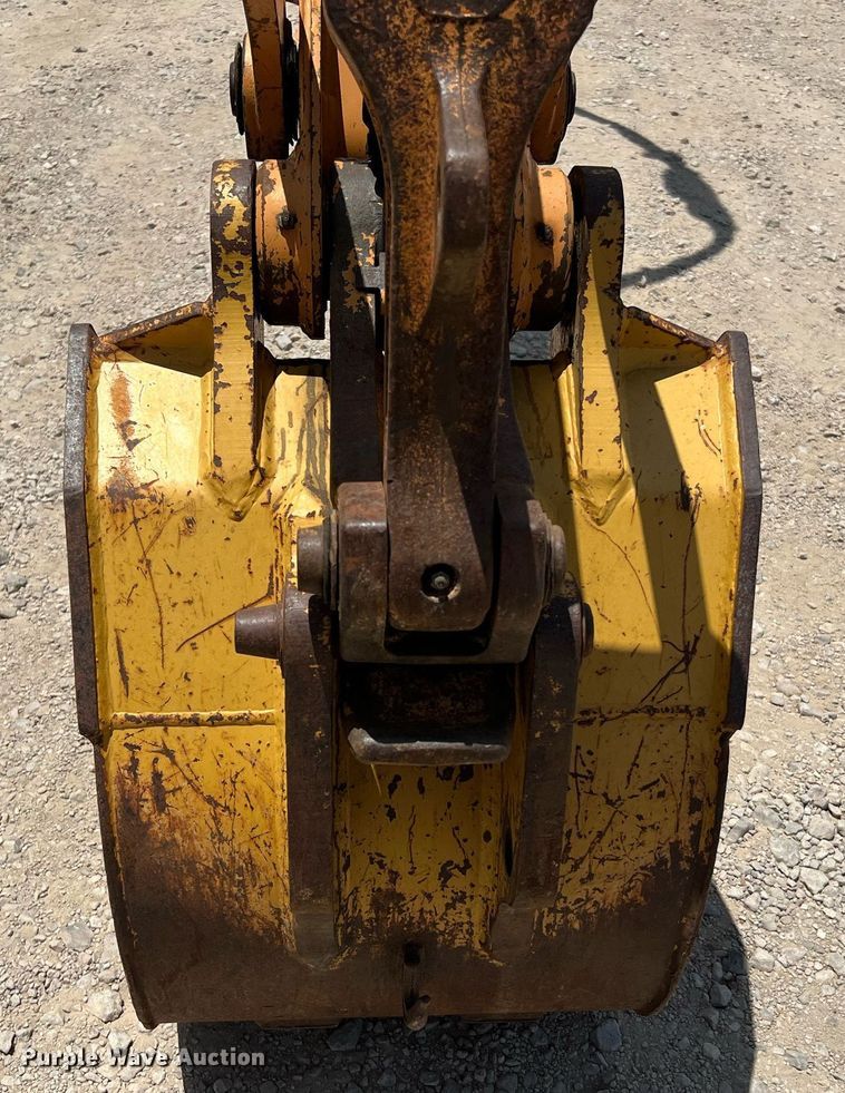 image for item DQ2136 2004 Case 580 Super M Series 2  backhoe