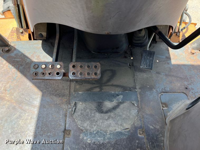 image for item DQ2136 2004 Case 580 Super M Series 2  backhoe