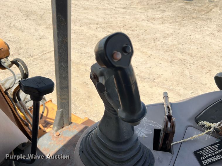 image for item DQ2136 2004 Case 580 Super M Series 2  backhoe