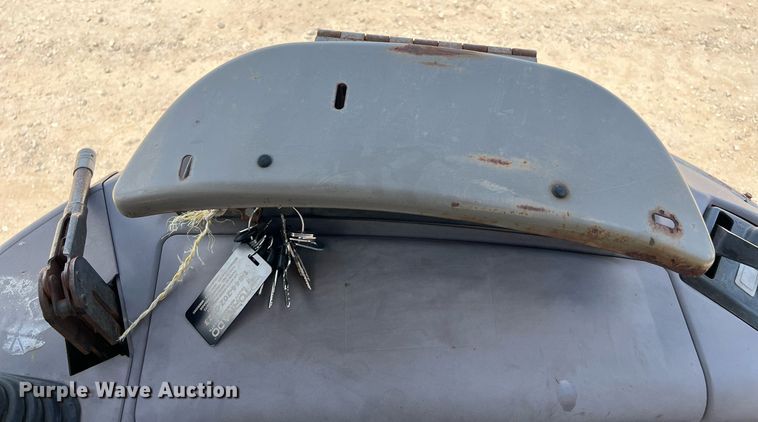 image for item DQ2136 2004 Case 580 Super M Series 2  backhoe