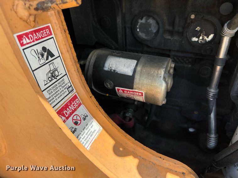 image for item DQ2136 2004 Case 580 Super M Series 2  backhoe