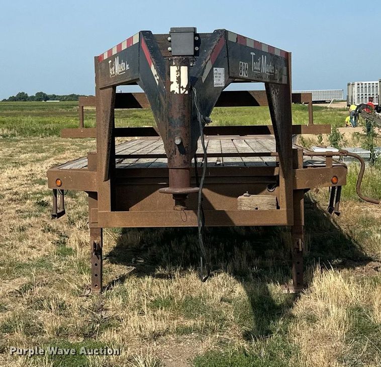 image for item DQ7350 2006 Trail Master  equipment trailer