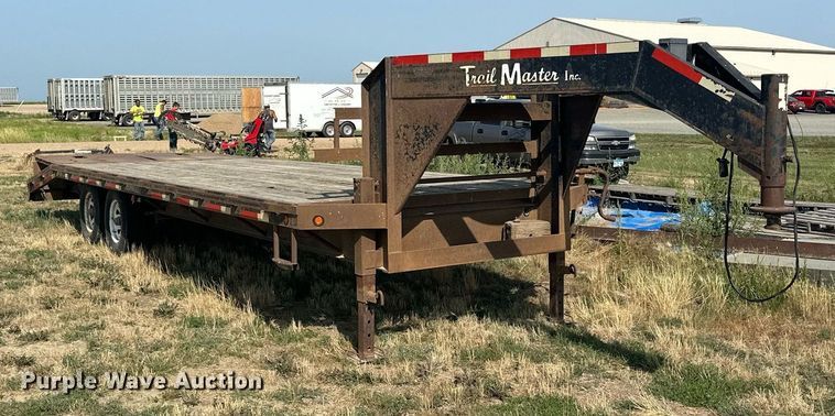 image for item DQ7350 2006 Trail Master  equipment trailer