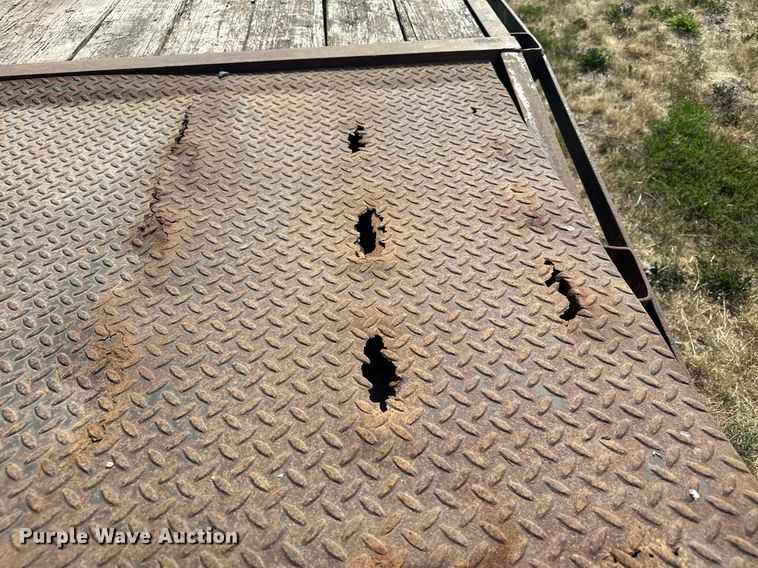 image for item DQ7350 2006 Trail Master  equipment trailer