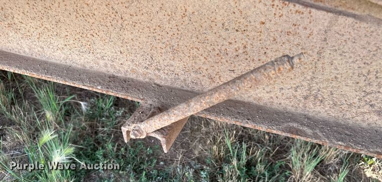 image for item DQ7350 2006 Trail Master  equipment trailer