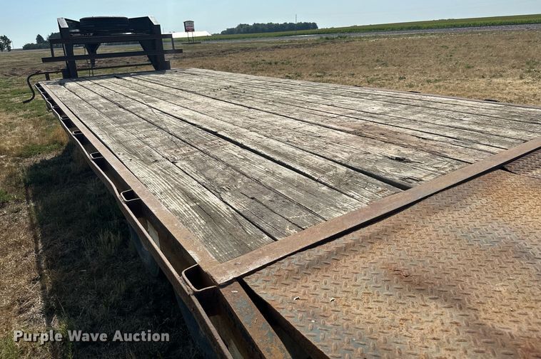 image for item DQ7350 2006 Trail Master  equipment trailer