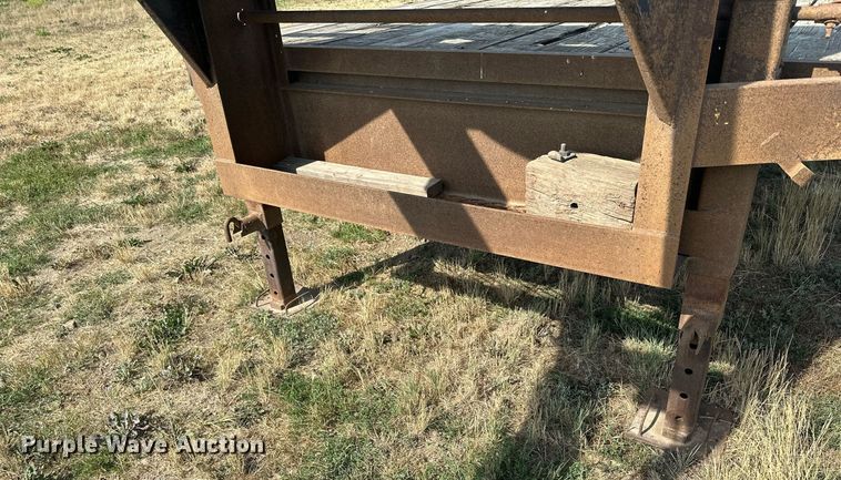 image for item DQ7350 2006 Trail Master  equipment trailer