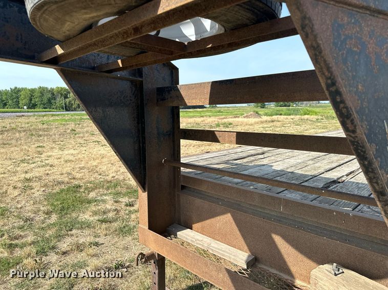 image for item DQ7350 2006 Trail Master  equipment trailer