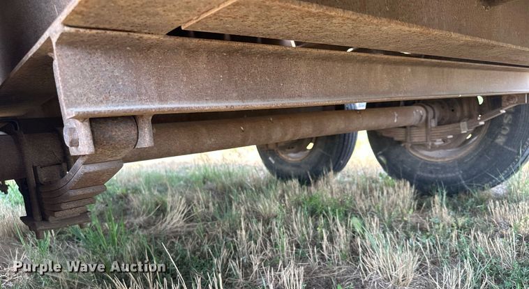 image for item DQ7350 2006 Trail Master  equipment trailer