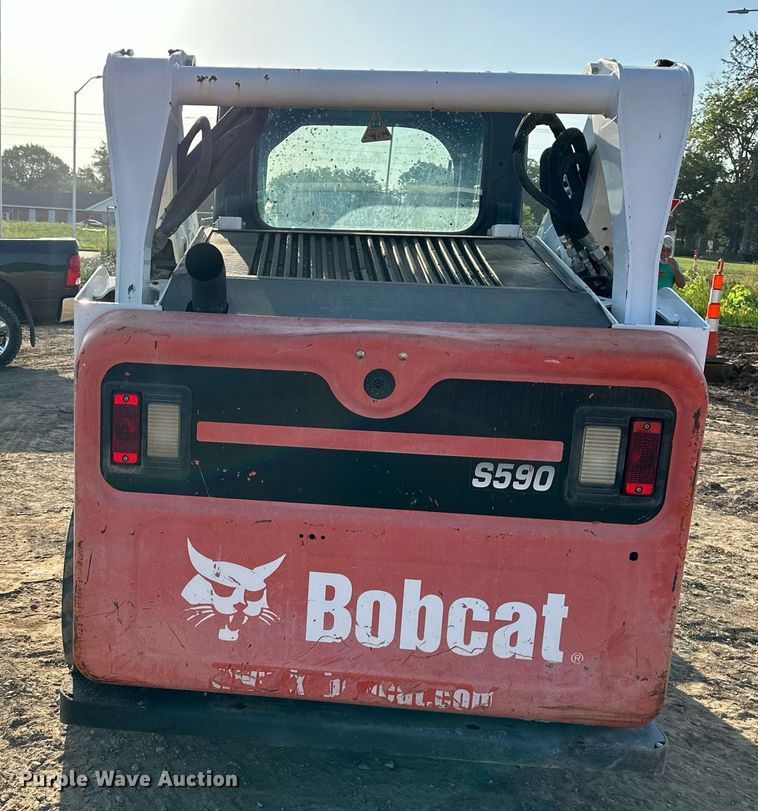 image for item DS2110 2015 Bobcat S590 skid steer loader