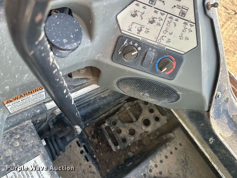 image for item DS2110 2015 Bobcat S590 skid steer loader