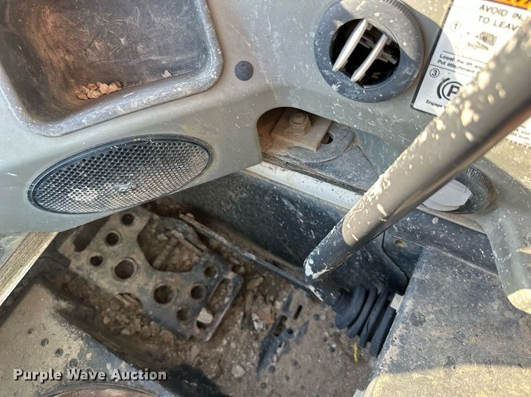 image for item DS2110 2015 Bobcat S590 skid steer loader