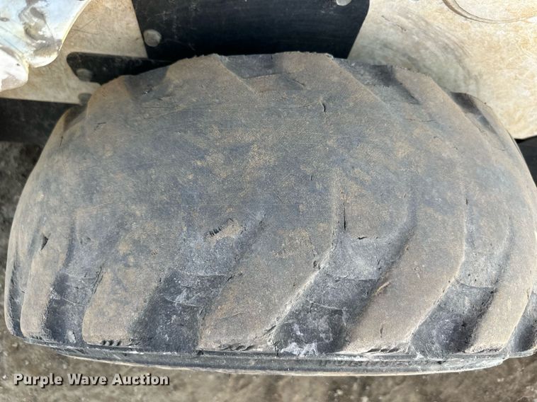 image for item DS2110 2015 Bobcat S590 skid steer loader