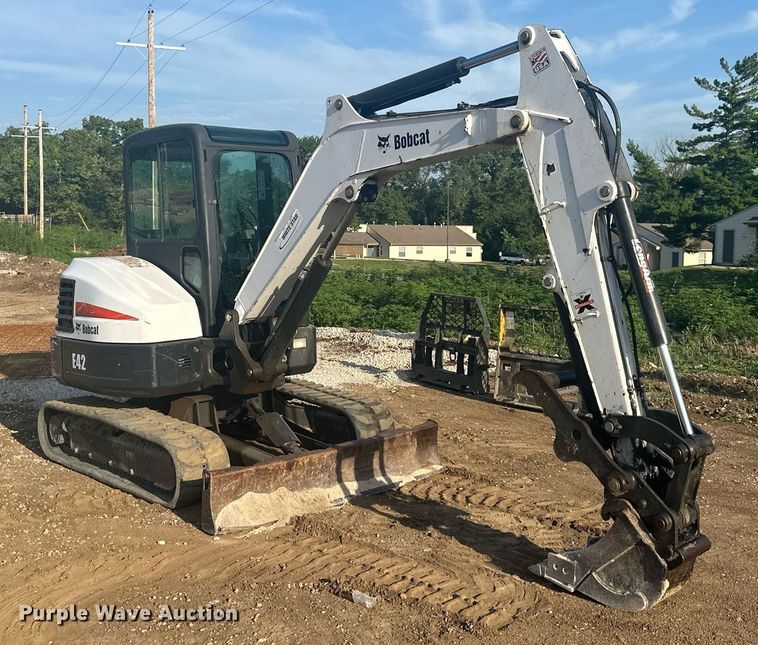 image for item DS2111 2014 Bobcat E42  mini excavator