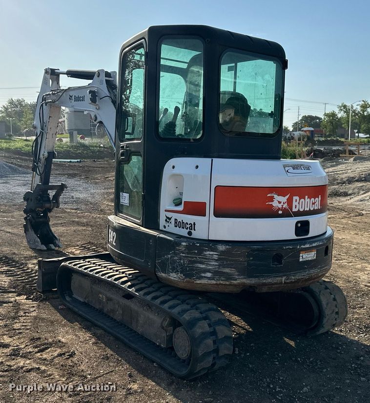 image for item DS2111 2014 Bobcat E42  mini excavator