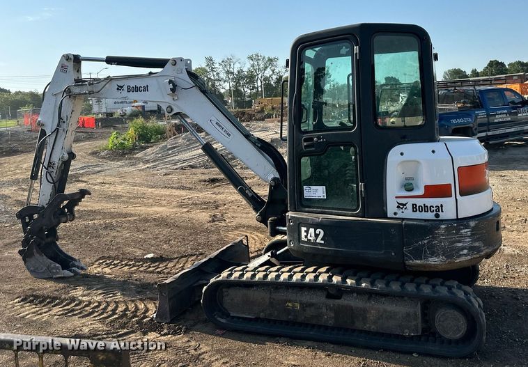 image for item DS2111 2014 Bobcat E42  mini excavator