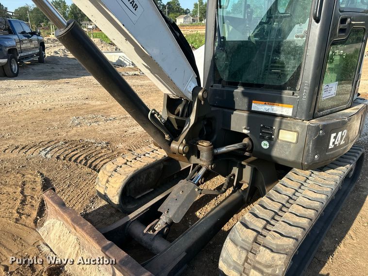 image for item DS2111 2014 Bobcat E42  mini excavator