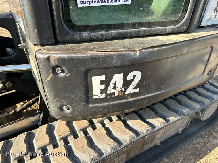 image for item DS2111 2014 Bobcat E42  mini excavator