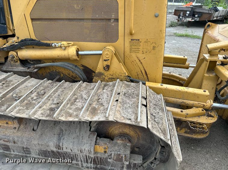 image for item DS2135 2005 Caterpillar D5G XL  dozer