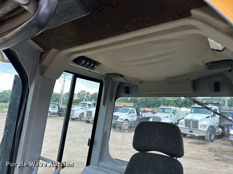 image for item DS2135 2005 Caterpillar D5G XL  dozer