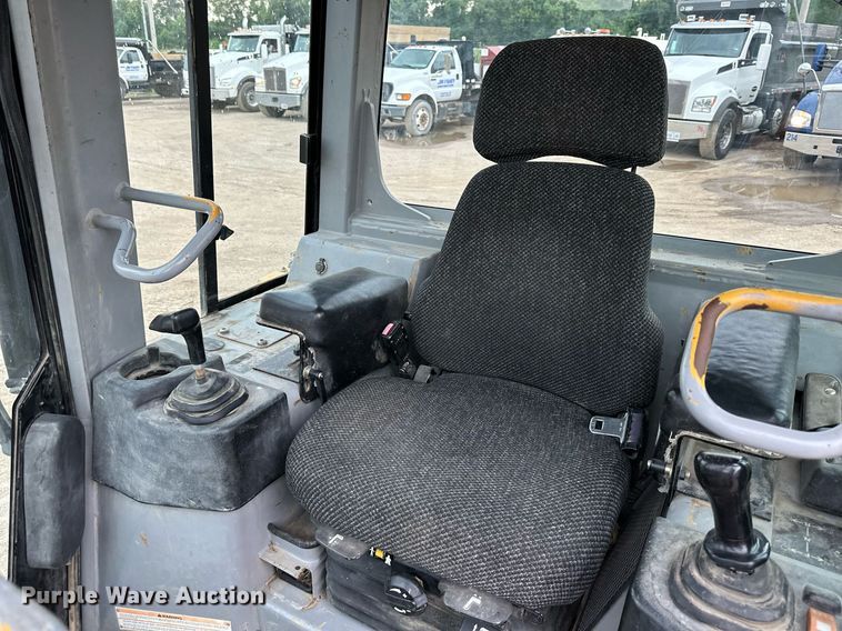 image for item DS2135 2005 Caterpillar D5G XL  dozer