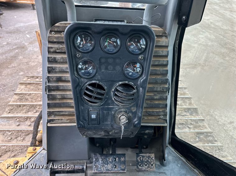 image for item DS2135 2005 Caterpillar D5G XL  dozer