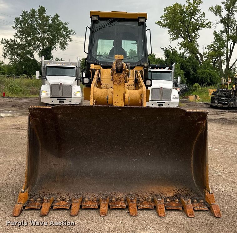 image for item DS2136 2004 Caterpillar 963C  track loader