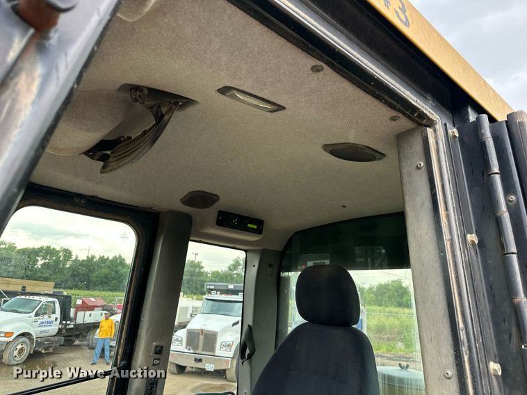 image for item DS2136 2004 Caterpillar 963C  track loader