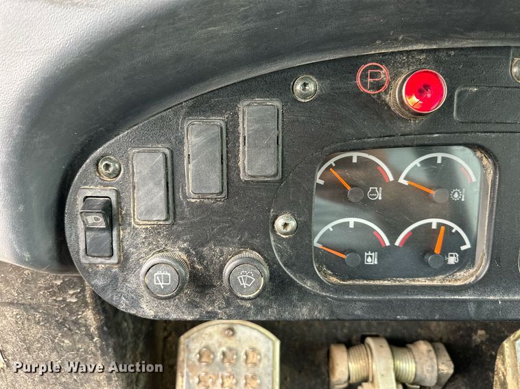 image for item DS2136 2004 Caterpillar 963C  track loader