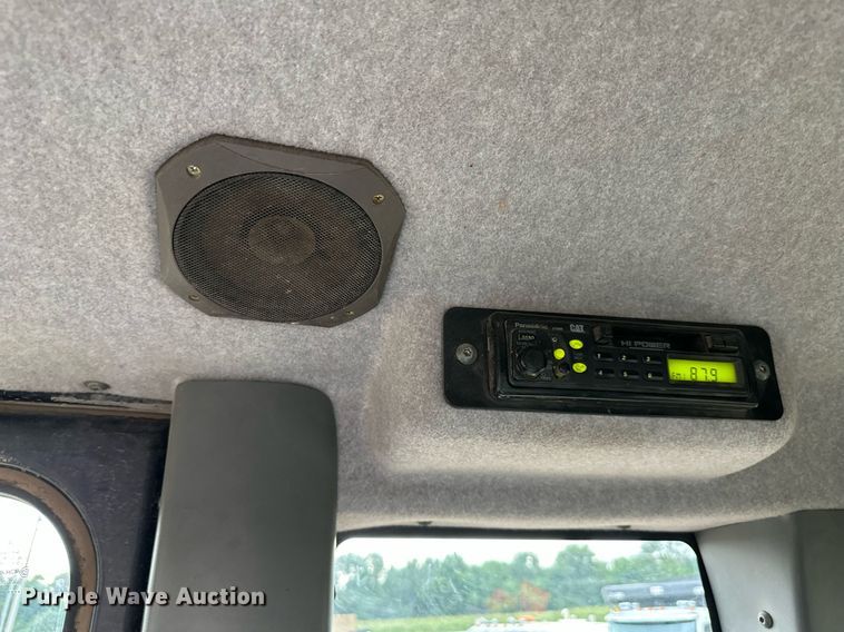 image for item DS2136 2004 Caterpillar 963C  track loader