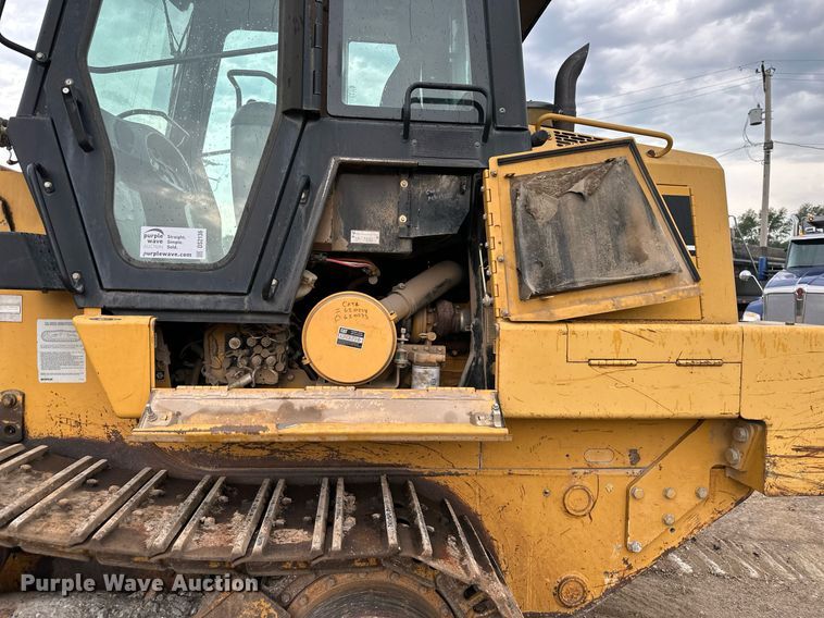 image for item DS2136 2004 Caterpillar 963C  track loader
