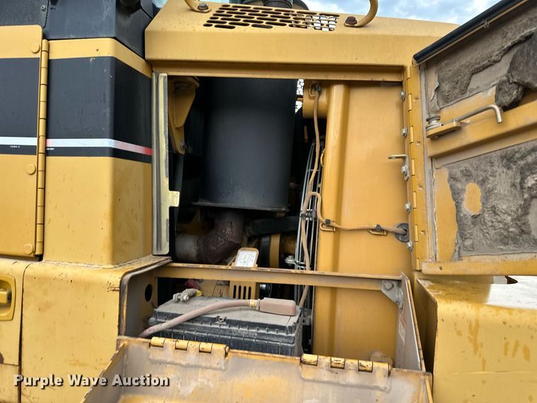 image for item DS2136 2004 Caterpillar 963C  track loader