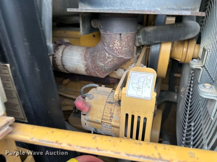 image for item DS2136 2004 Caterpillar 963C  track loader