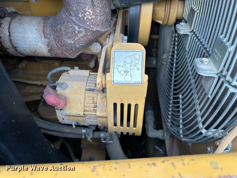 image for item DS2136 2004 Caterpillar 963C  track loader