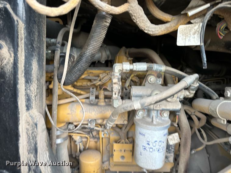 image for item DS2136 2004 Caterpillar 963C  track loader