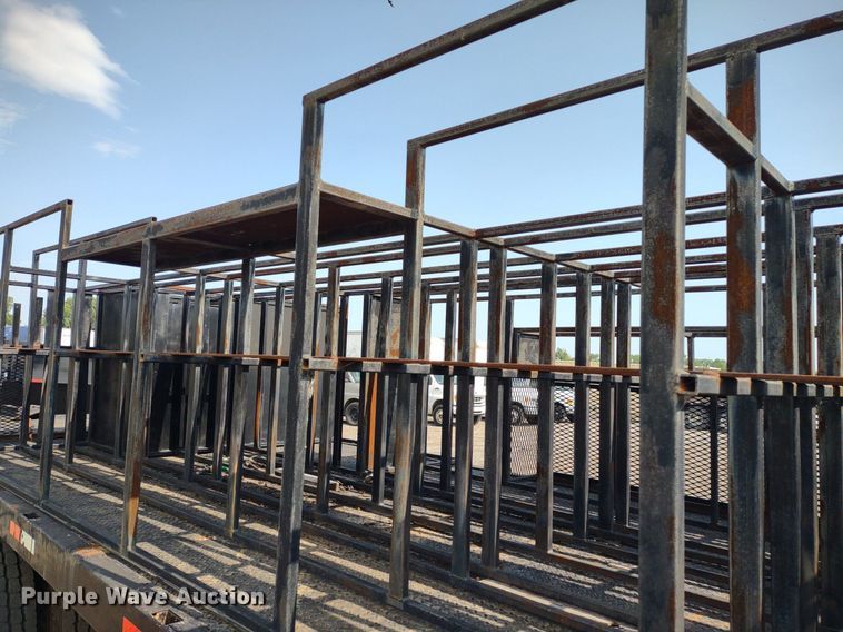 image for item DS6419 1999 Ford F800  flatbed truck