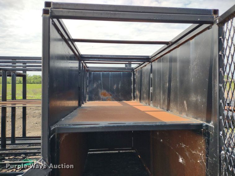 image for item DS6419 1999 Ford F800  flatbed truck