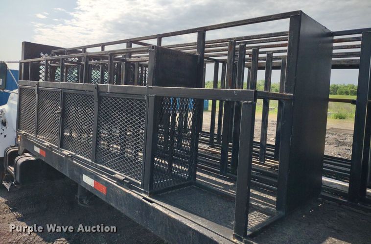 image for item DS6419 1999 Ford F800  flatbed truck