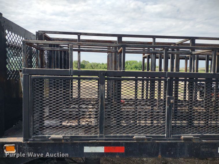 image for item DS6419 1999 Ford F800  flatbed truck