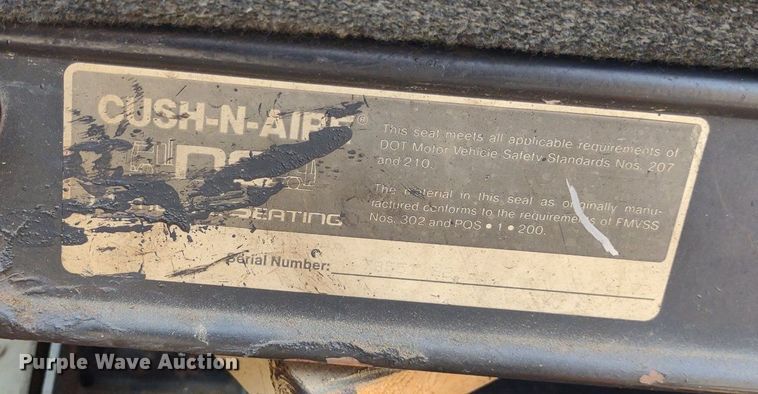 image for item DS6419 1999 Ford F800  flatbed truck