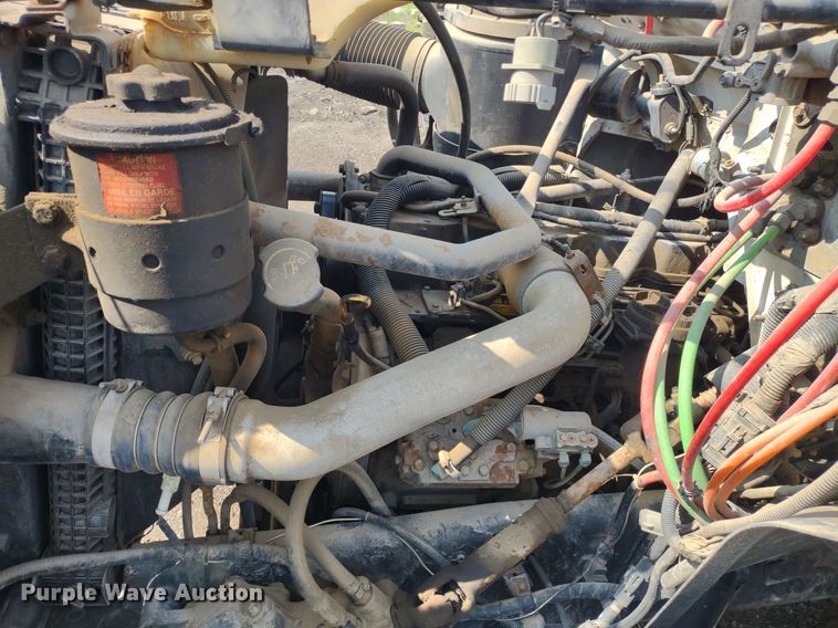 image for item DS6419 1999 Ford F800  flatbed truck