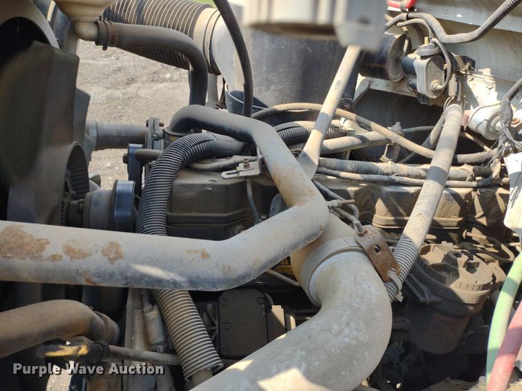 image for item DS6419 1999 Ford F800  flatbed truck