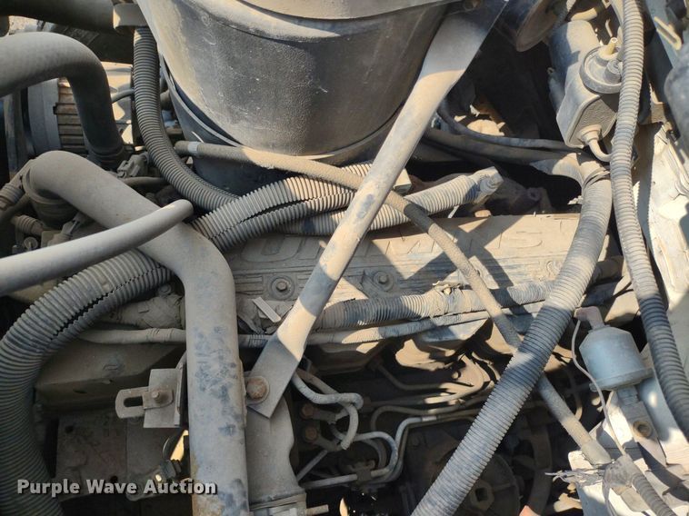 image for item DS6419 1999 Ford F800  flatbed truck