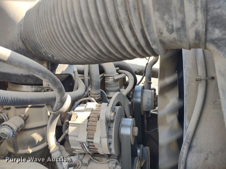 image for item DS6419 1999 Ford F800  flatbed truck